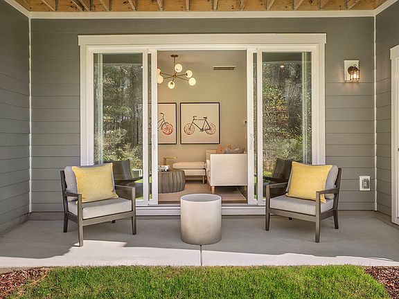 Townes at North Salem Residence 2 Model Home- Outdoor Living