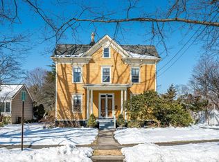 52 Spring St, Metuchen, NJ 08840