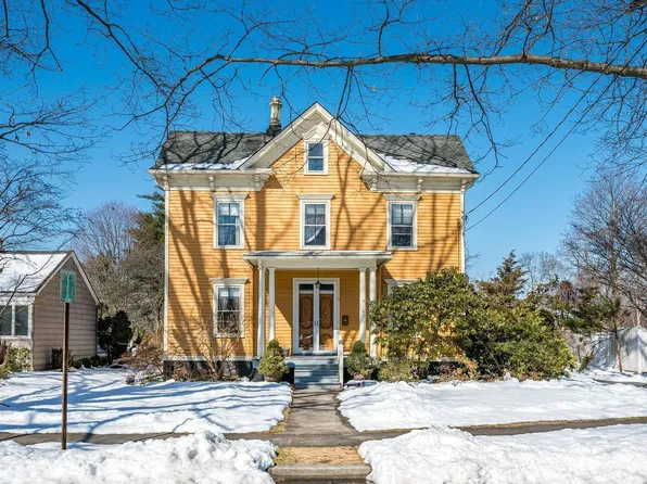 52 Spring St, Metuchen, NJ 08840