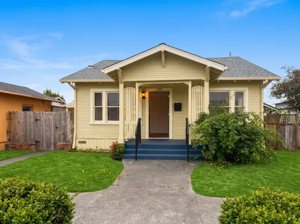 2726 J St, Eureka, CA 95501