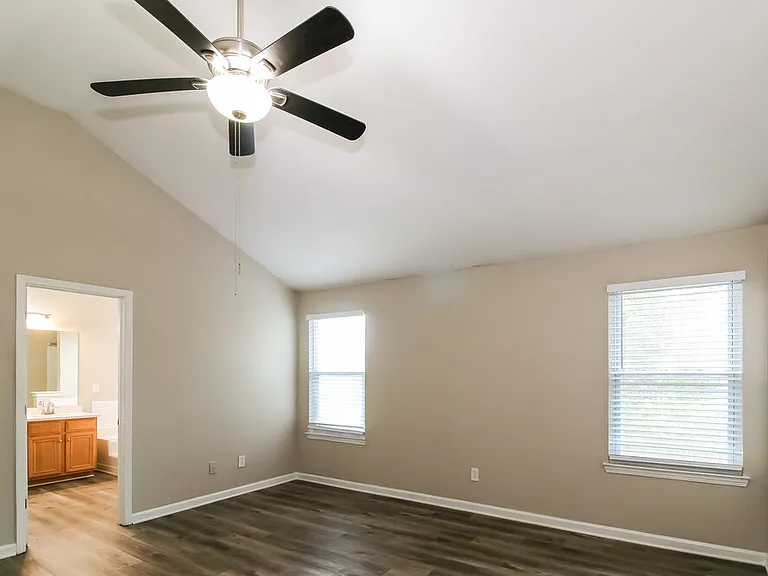 2436 Cornell Cir — Photo 10