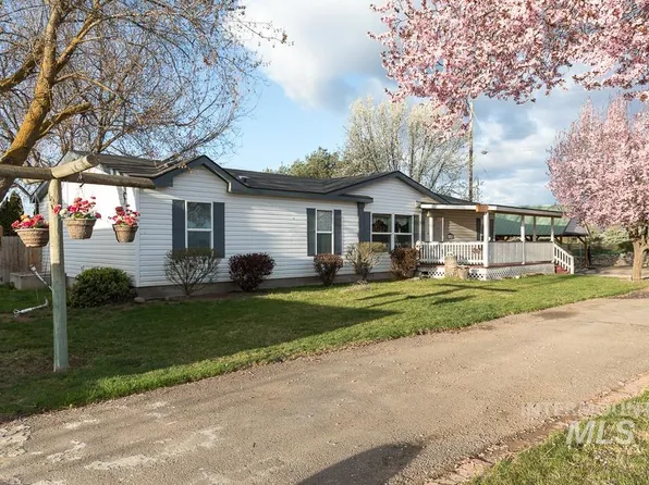 110 NW 4th St, Fruitland, ID 83619