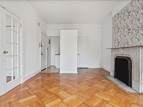 4th image of 151 E 82nd St APT 3A