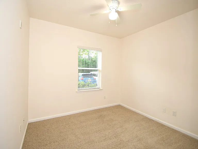 2211 Golden Lake Loop St — Photo 20