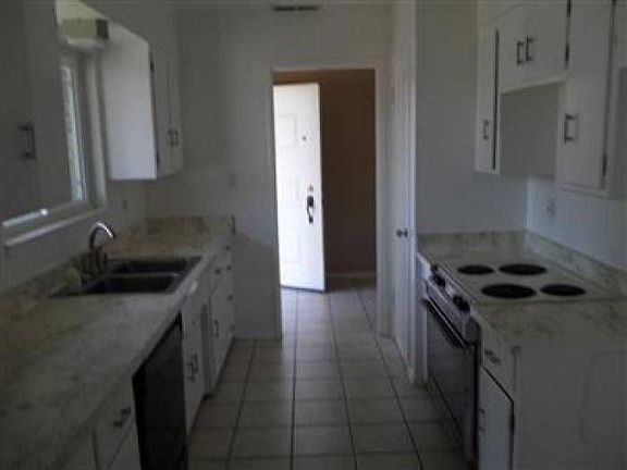 2nd image of 5417 Leeds Ct