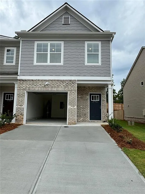 3 bed, 2.5 bath, 1539 sqft, $2,100 — Photo 1