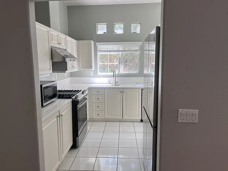 12627 El Camino Real #D — Photo 4