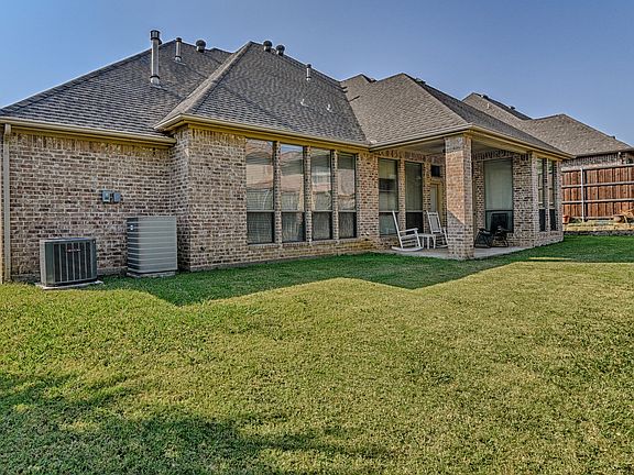 4th image of 3303 Vista Lake Cir