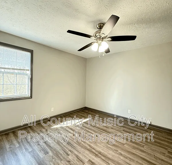 3120 Creekwood Dr — Photo 6