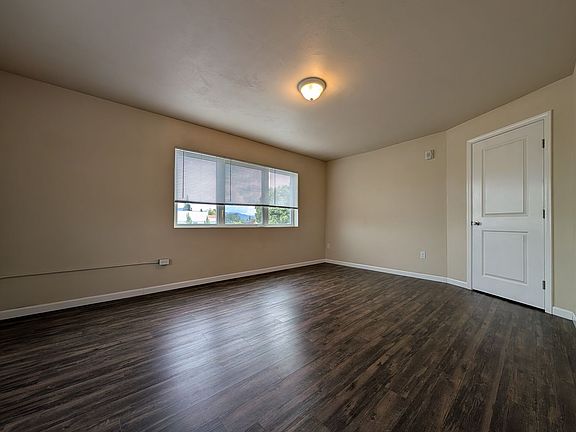 2nd image of 307 Main St #1