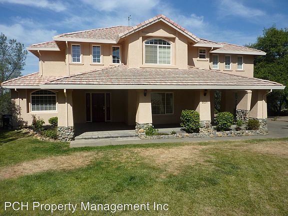 2nd image of 521 Lakeridge Ct
