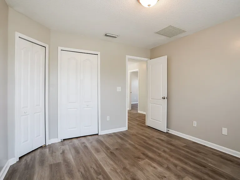 880 Thoroughbred Dr — Photo 15