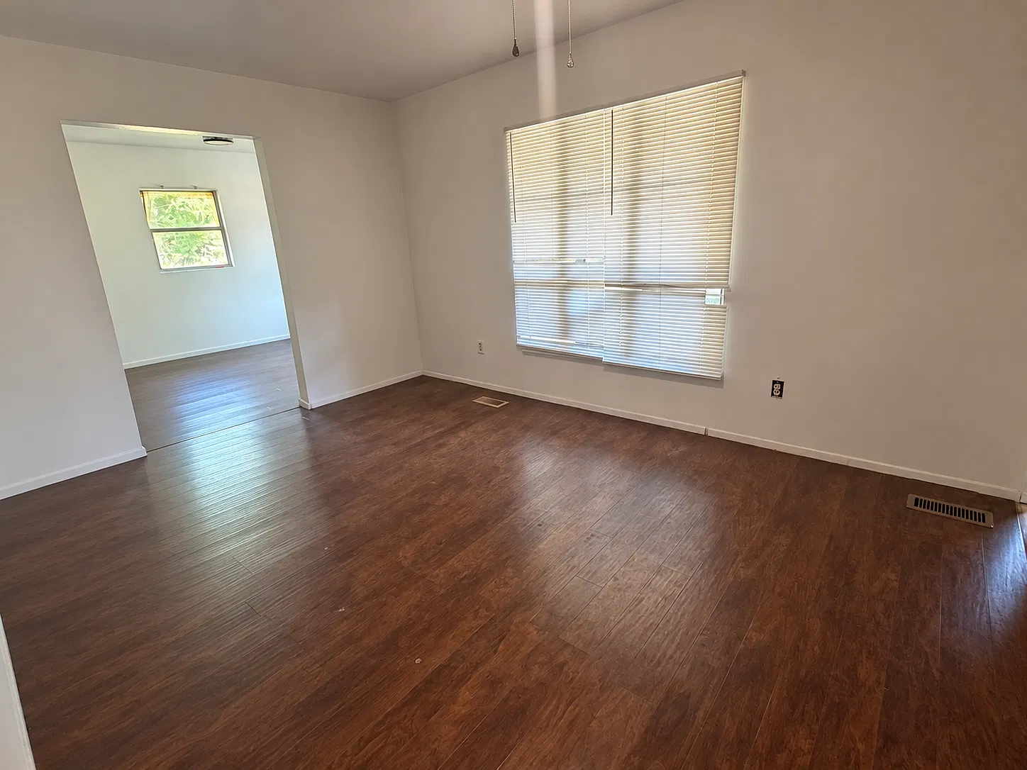 3 bed, 1000 sqft, $1,150 — Photo 3