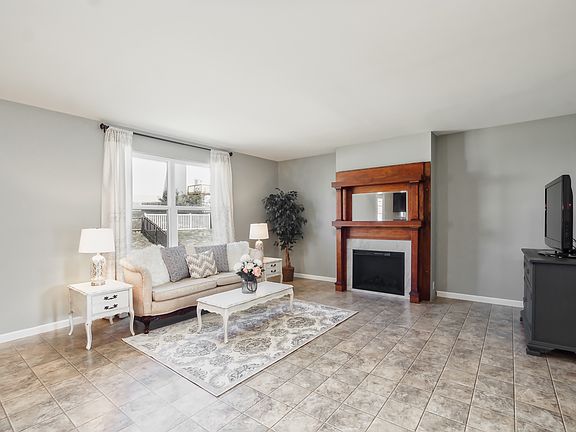 4th image of 159 Fox Creek Dr