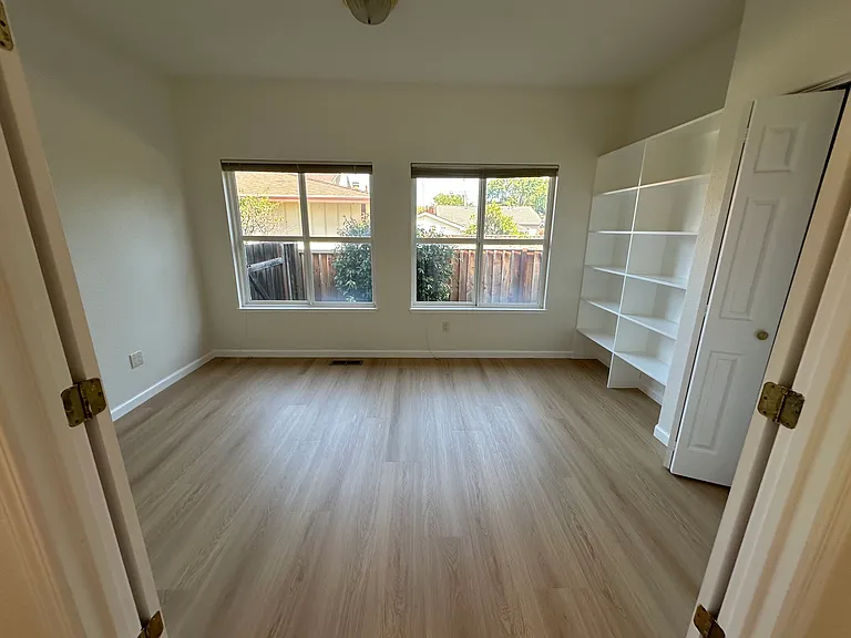 472 Bryan Ave — Photo 14