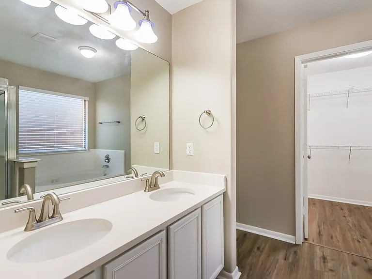 5911 Shining Leaf Ct — Photo 12