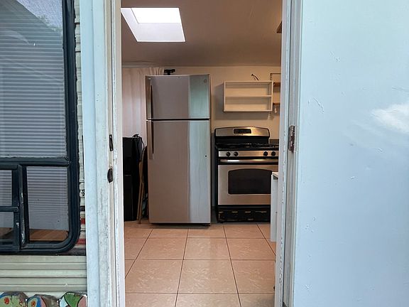 2nd image of 234 E 47th St Space 23