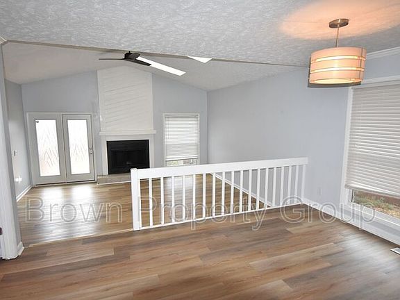 3rd image of 5824 Horton Pl