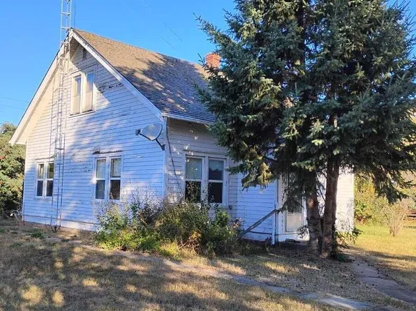 4924 53rd St, Innisfree, AB T0B 3T0