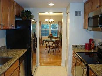 4th image of 4523 Windsor Arms Ct