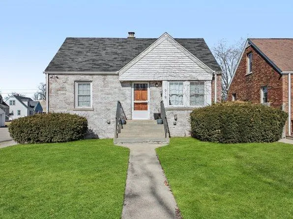 919 171st St, Hammond, IN 46324