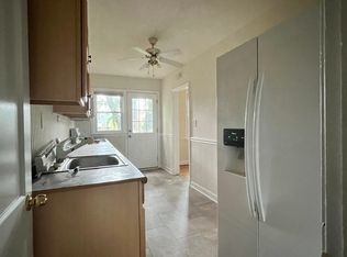 235 Medwick Garth W, Catonsville, MD 21228