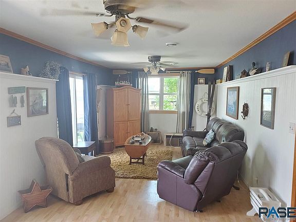 4th image of 6668 Bayview Ln