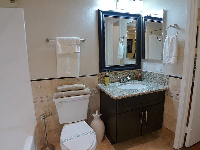 Villa De Adel Apts — Photo 91