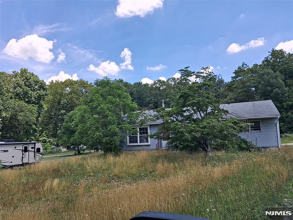 1st image of 70 Lawrence Corner Road