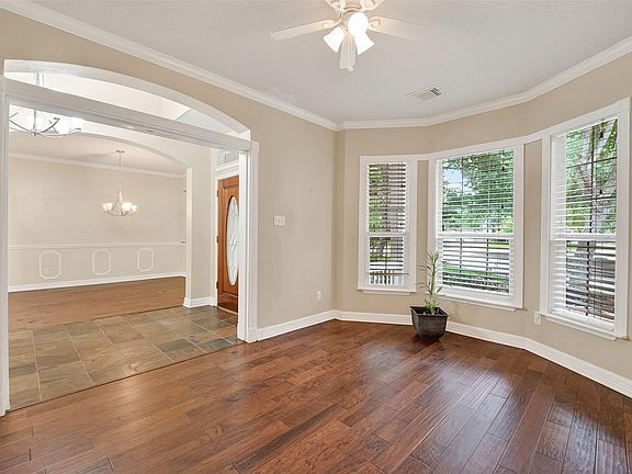 5th image of 2203 Lakewind Ln