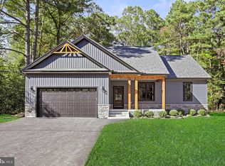 195 N Glebe Rd, Montross, VA 22520