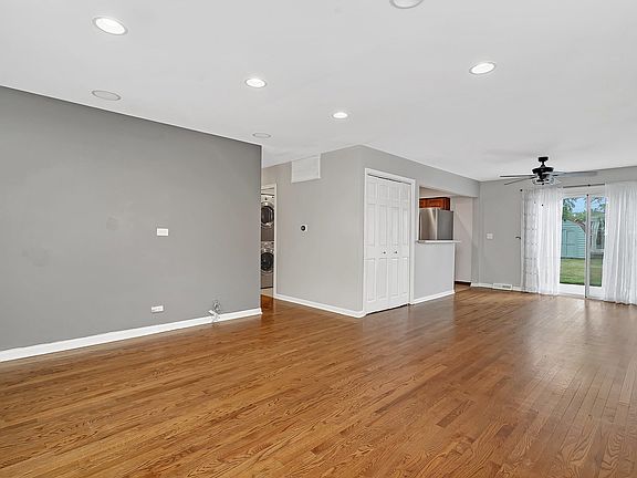 4th image of 15053 Huntington Ct