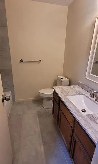 8 Westway Dr — Photo 5