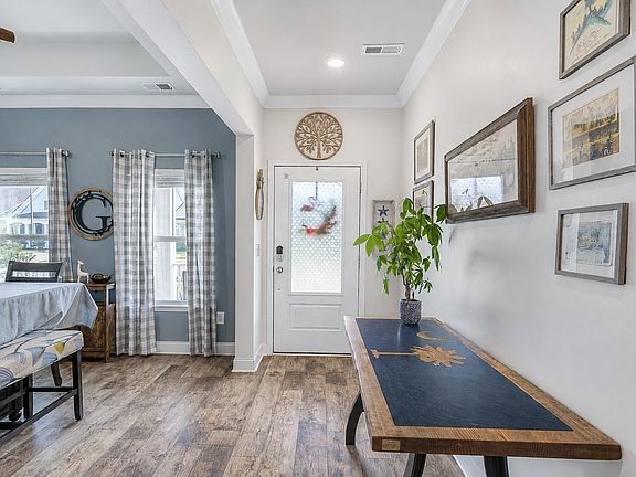 4th image of 2644 Goldfinch Dr.