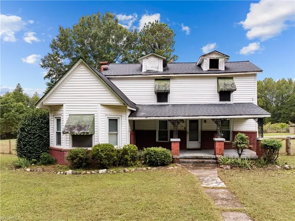 308 S Kirkman St, Liberty, NC 27298