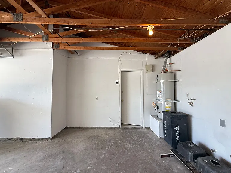 15991 N Culver Rd — Photo 36