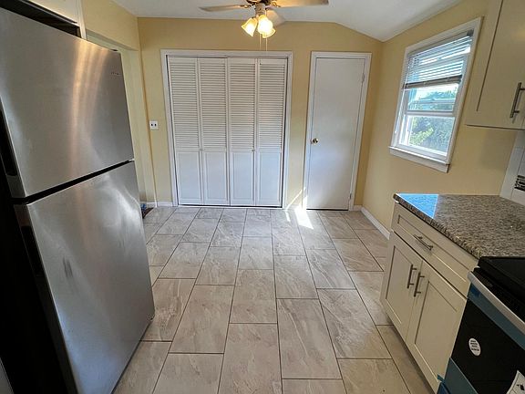 2nd image of 4 Cottage Ave #2