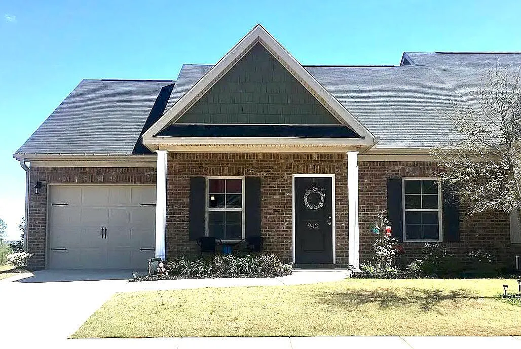 3 bed, 2.0 bath, 1285 sqft, $1,650 — Photo 1