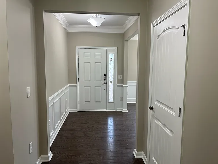 525 Parlier Dr — Photo 4