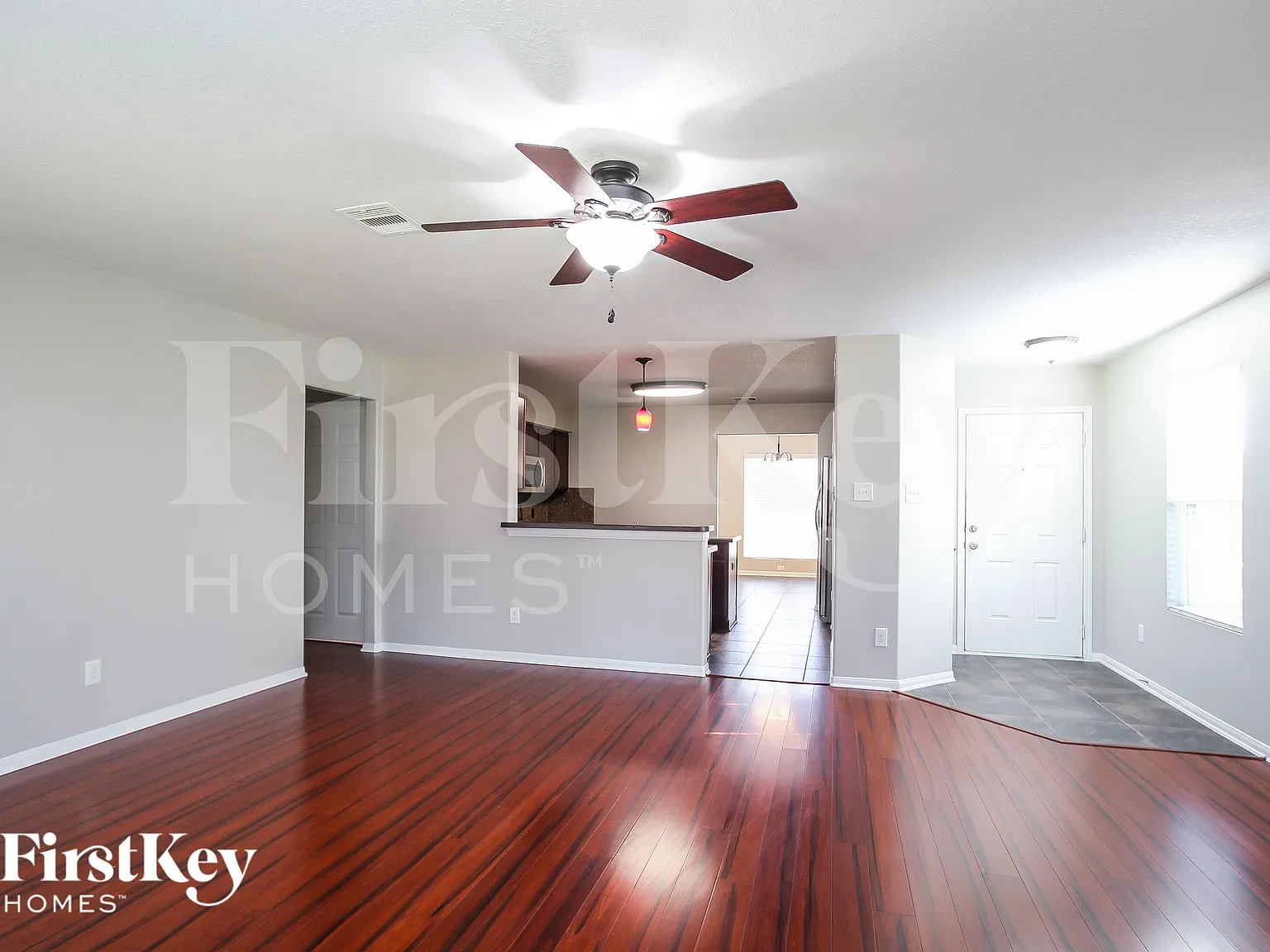 4 bed, 2.5 bath, 2395 sqft, $2,365 — Photo 4