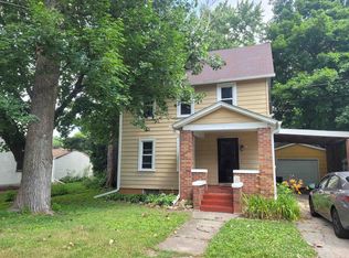 813 W Perry St, Belvidere, IL 61008