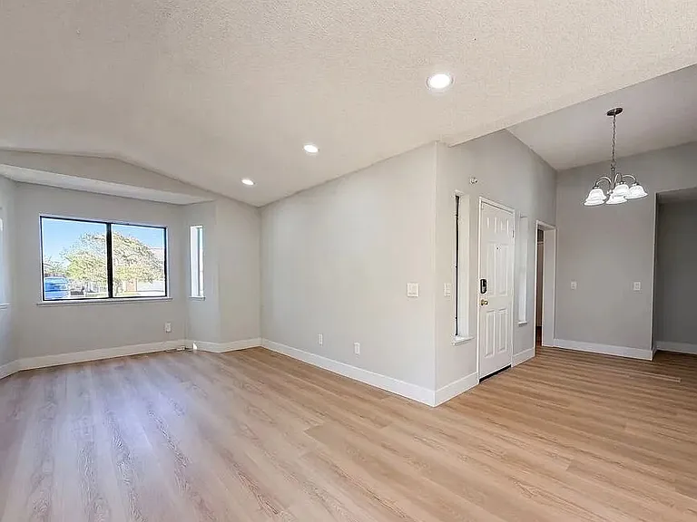 42349 Willeta Ave — Photo 2