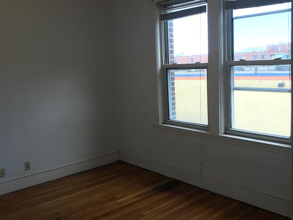 2nd image of 29 Scottfield Rd #8