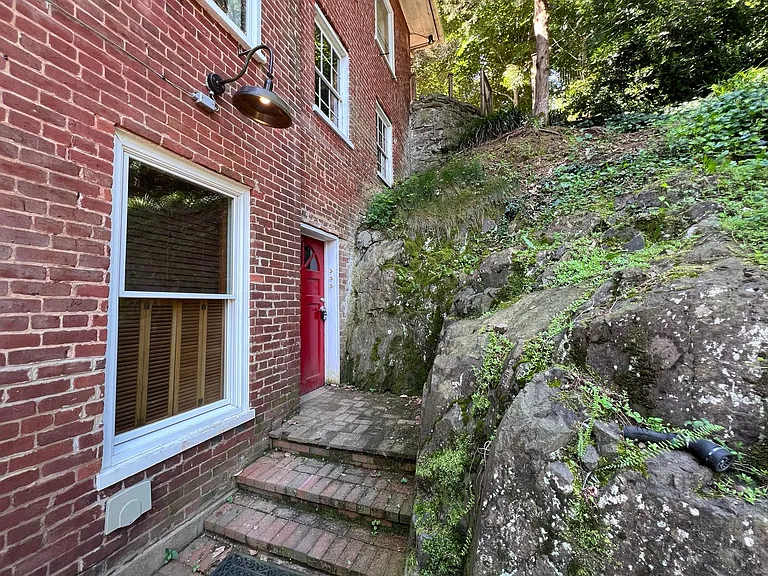 1915 E Market St #3 — Photo 42
