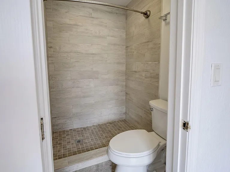 2021 NW 85th Ave — Photo 7