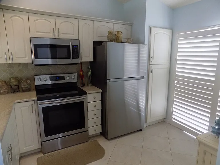 5350 Myrtle Wood #5350 — Photo 7