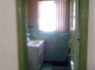915 E 83rd St, Los Angeles, CA 90001