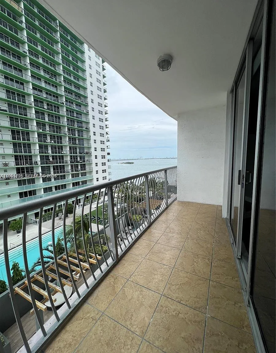 Opera Tower Condo — Photo 2