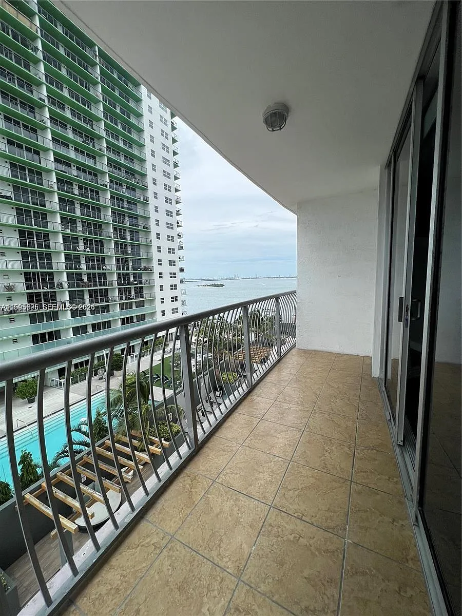 Building Photo - 1750 N Bayshore Dr #1507