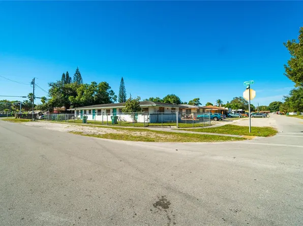 1156 Sesame St, Opa Locka, FL 33054